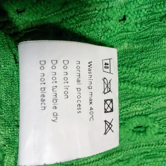 Elegant Green Eyelet Women's Top - Picture 5 of 7